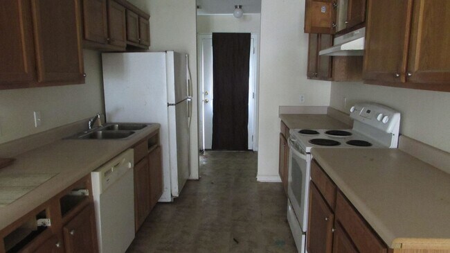 Building Photo - 3 BEDROOM DUPLEX LOCATED IN D'IBERVILLE