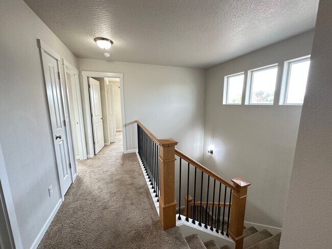 Building Photo - Cda Place Home