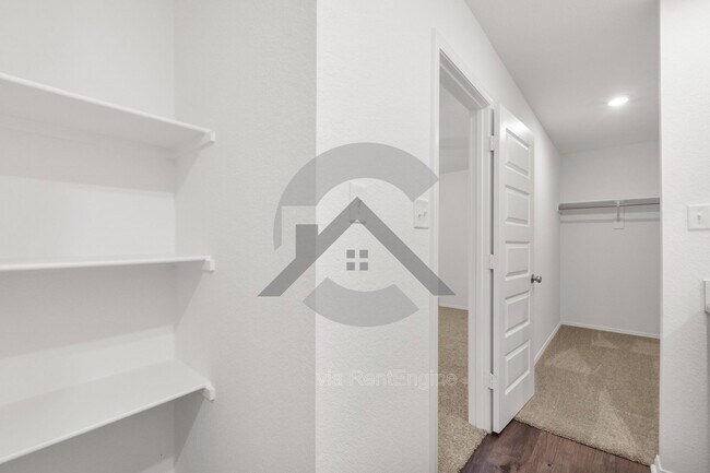 Building Photo - 11 E Reliance Ct