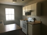 Building Photo - 3/2 Fenced yard PET FRIENDLY PTISD