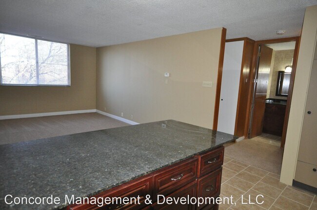 Building Photo - 601 S 18th St