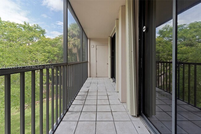 Building Photo - 8760 SW 133rd Ave