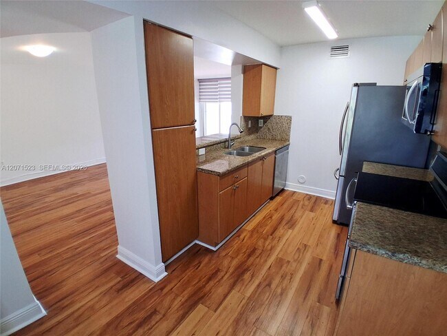 Building Photo - 4621 NW 97th Ct