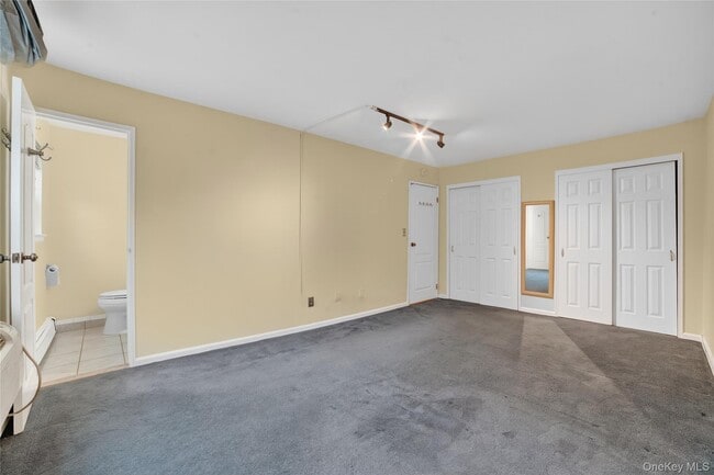 Building Photo - 107 Nottingham Rd