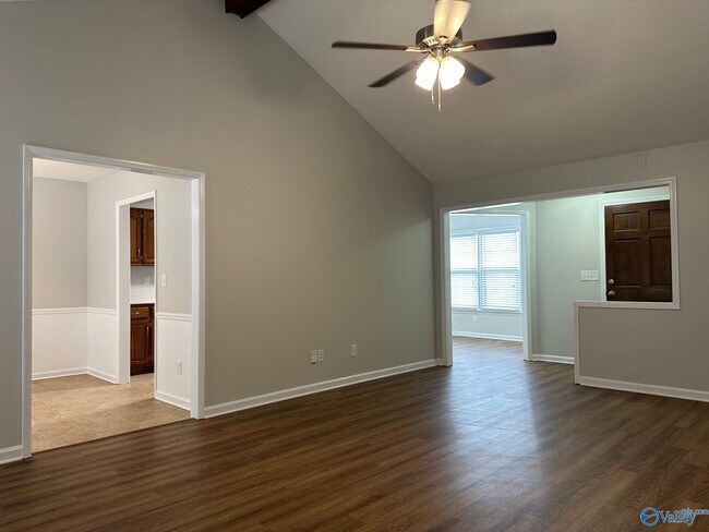 Building Photo - 101 Springfield Ln