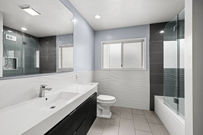 Building Photo - 5528-5530 Dorothy Drive