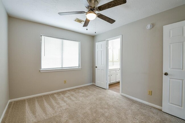 Building Photo - 3423 Berry Grove Dr