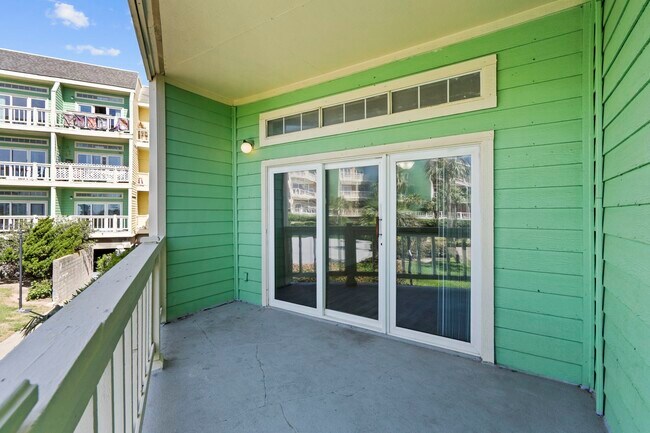 Building Photo - 7820 Seawall Blvd