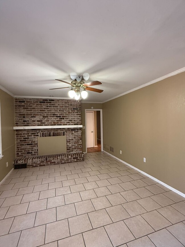 Building Photo - Spacious 3-Bedroom, 2-Bath Home in the Heart of Birmingham!