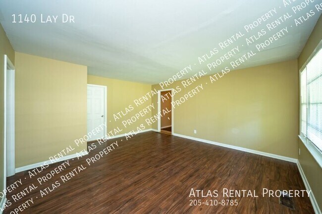 Building Photo - 1140 Lay Dr