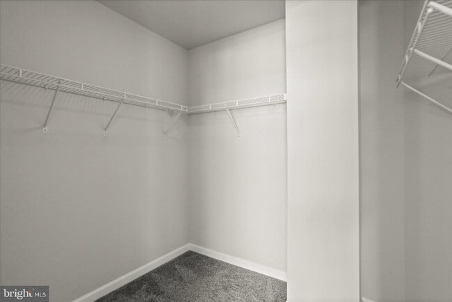 Building Photo - 9 Delano Dr