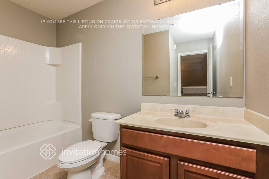 Building Photo - 4298 Regal Town Ln