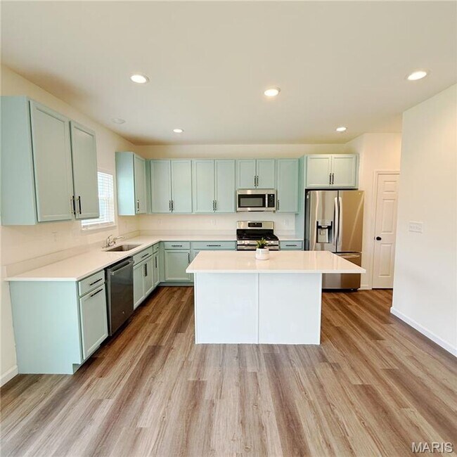 Building Photo - 934 Little Fieldstone Court