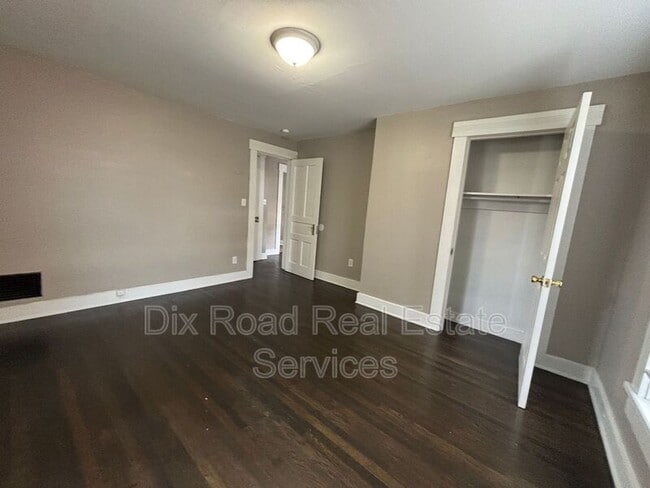 Building Photo - 335 Watervliet Ave