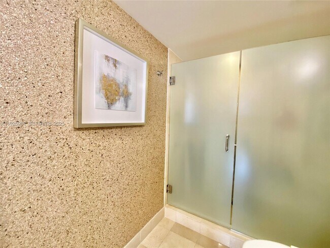 Building Photo - 19900 E Country Club Dr