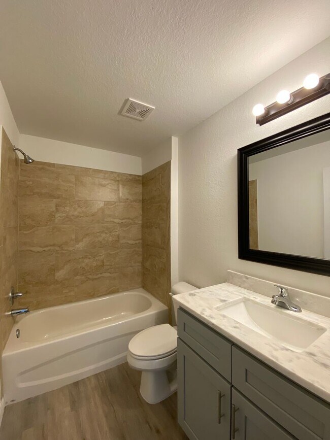 Building Photo - Custom Home - Desirable SW Ocala neighborh...