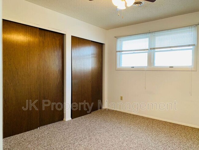 Building Photo - 4236 Central Ave