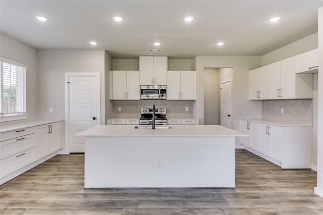 Building Photo - 4240 Clovis St