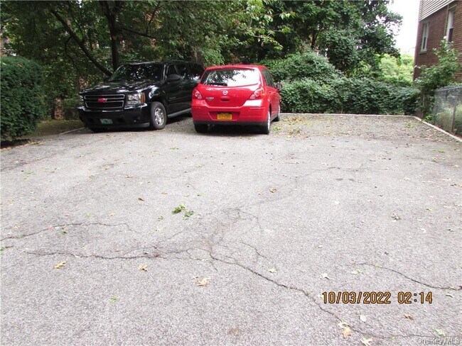 Building Photo - 82 Laurel Pl