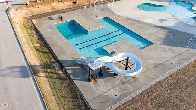 Building Photo - 225 Woodson Dr