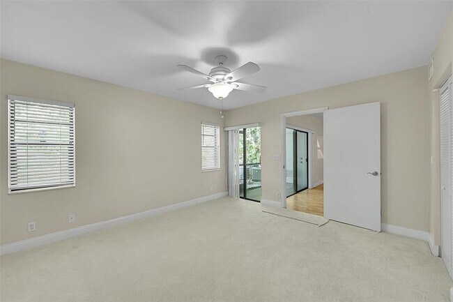 Building Photo - 2518 NW 89th Dr