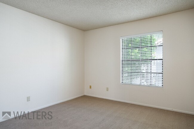 Building Photo - ***NEW LISTING: 2bd Upper Level in Terra V...