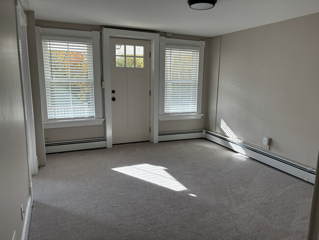 Living Room/Front Door - 7 Greenwood St