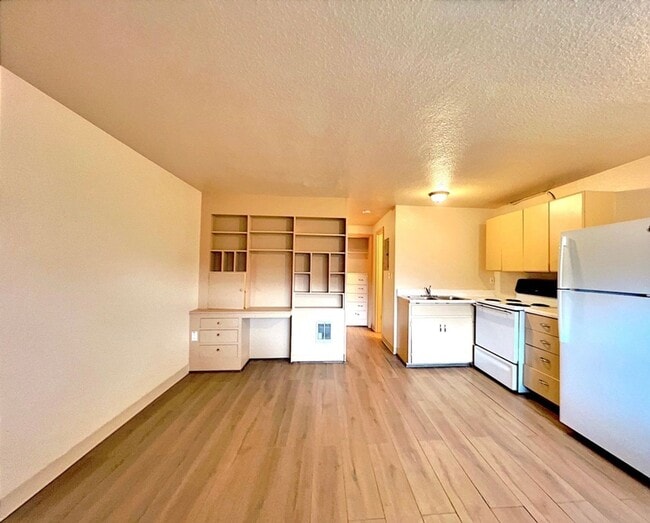 Interior Photo - Centennial Court
