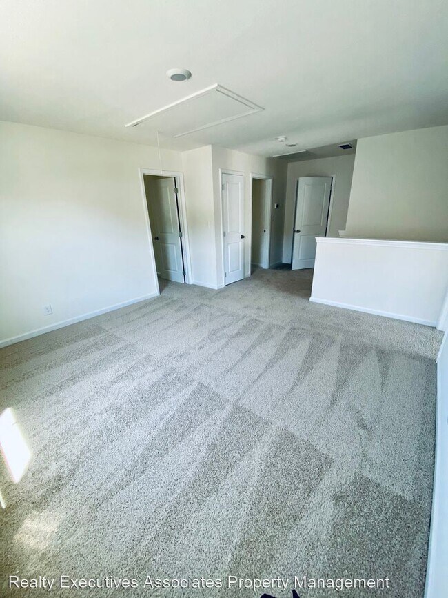 Building Photo - 4 br, 2.5 bath House - 9729 War Admiral Lane