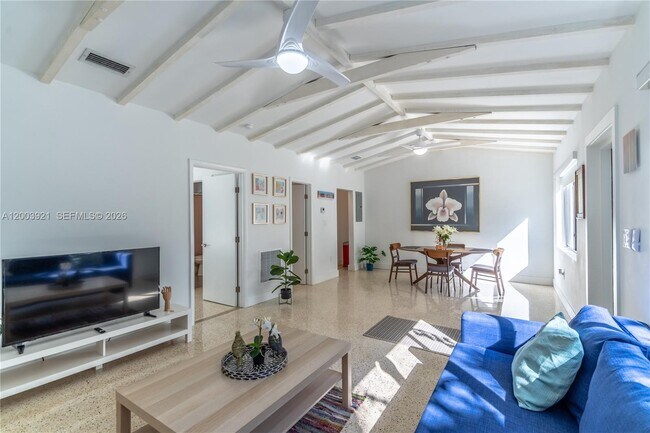 Building Photo - 12344 NE 9th Ave