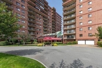 Building Photo - 3920 Mystic Valley Pkwy