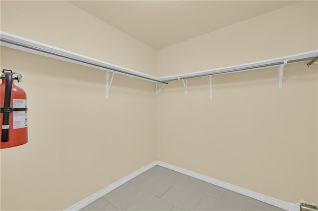 Building Photo - 23 Tulip Cir