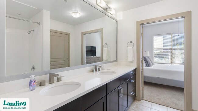 Building Photo - 5005 Galleria Dr