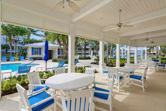 Building Photo - 515 Bay Colony Dr N