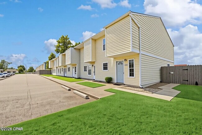 Building Photo - 6601 Pridgen St