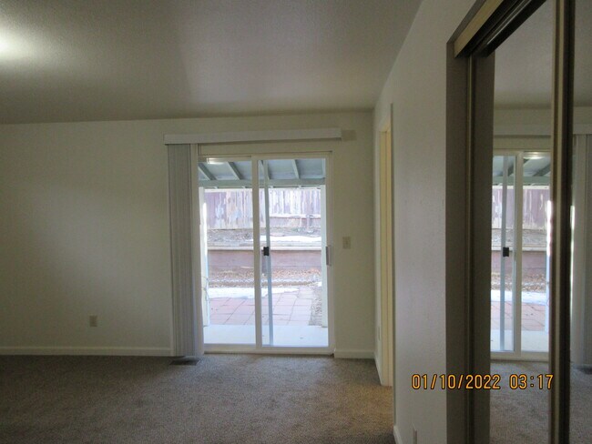 Building Photo - 1011 Sunburst Dr
