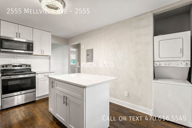 Building Photo - 2555 Mellville Ave