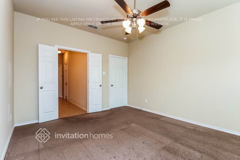 Building Photo - 5548 Thunder Bay Dr