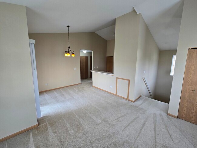 Building Photo - 1531 Silverstone Dr