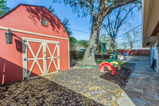 Building Photo - 4306 Benning Dr