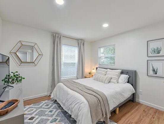 Building Photo - 610 Plum St