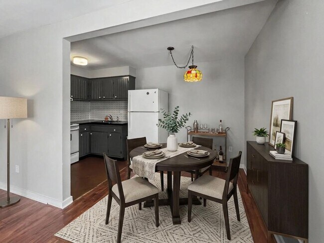 Interior Photo - 406-408  W Lafayette Street
