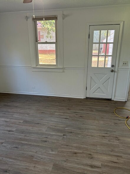 Building Photo - 4127 Hickory Rd