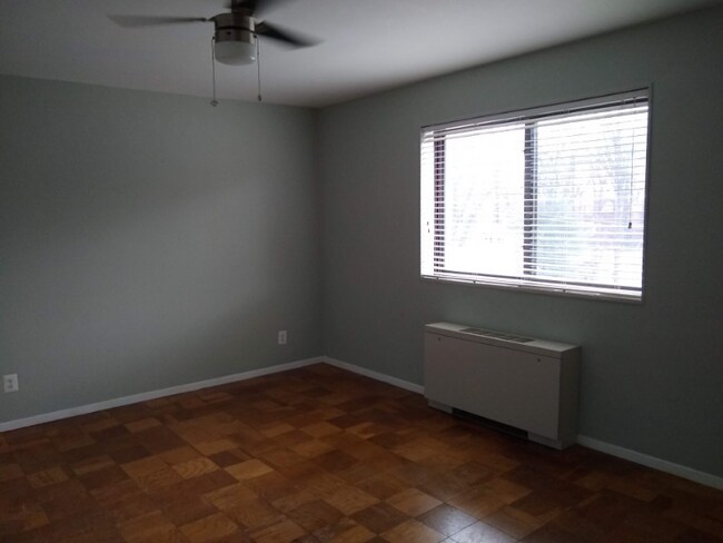 Building Photo - 8601 Manchester Rd