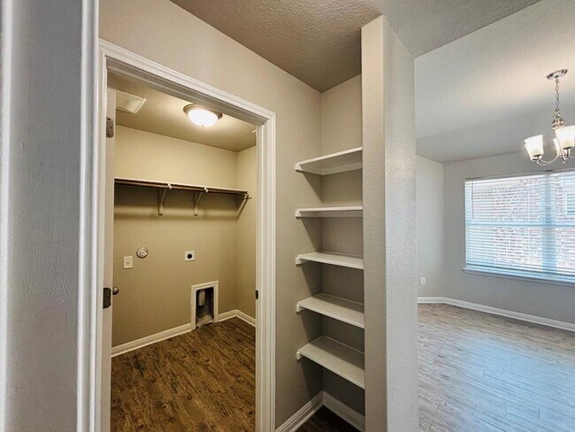 Building Photo - 1313 Bear Peak Ln