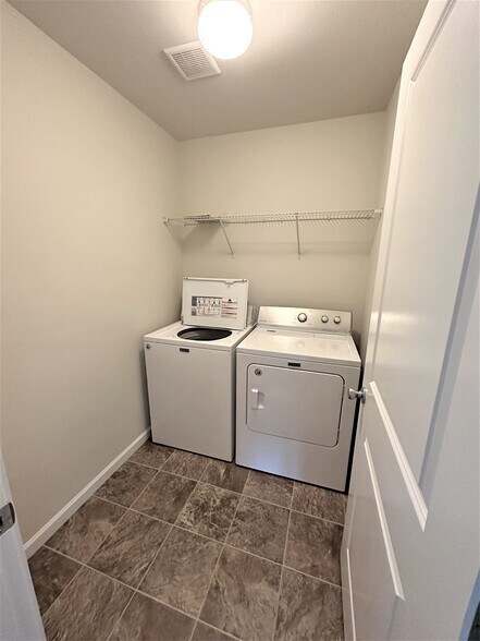 Building Photo - 8921 170th St NE