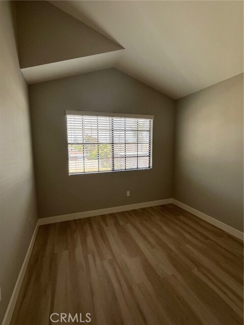 Building Photo - 544 N Orange Ave