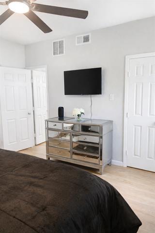 Building Photo - 5620 Live Oak St