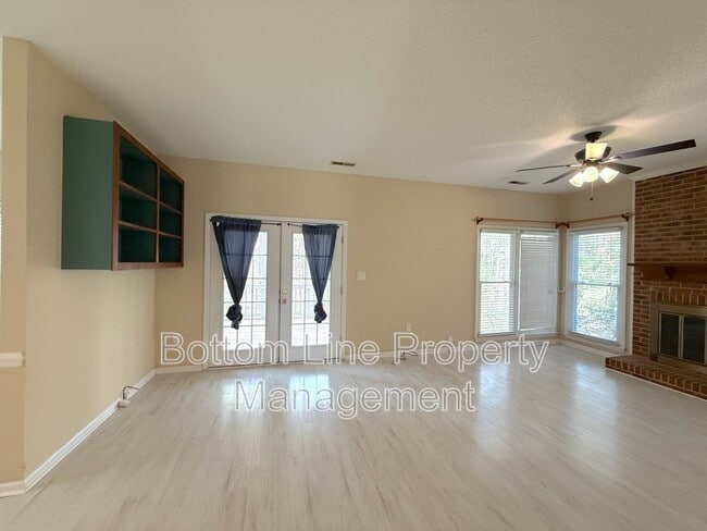 Building Photo - 9423 Fairmead Dr