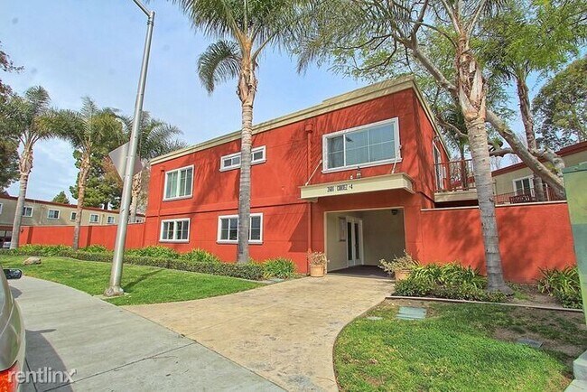 Building Photo - 2601 Cortez Dr